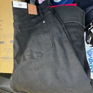 Judy Blue Women's High-Rise Black Stretch Jeans - 20W wide leg